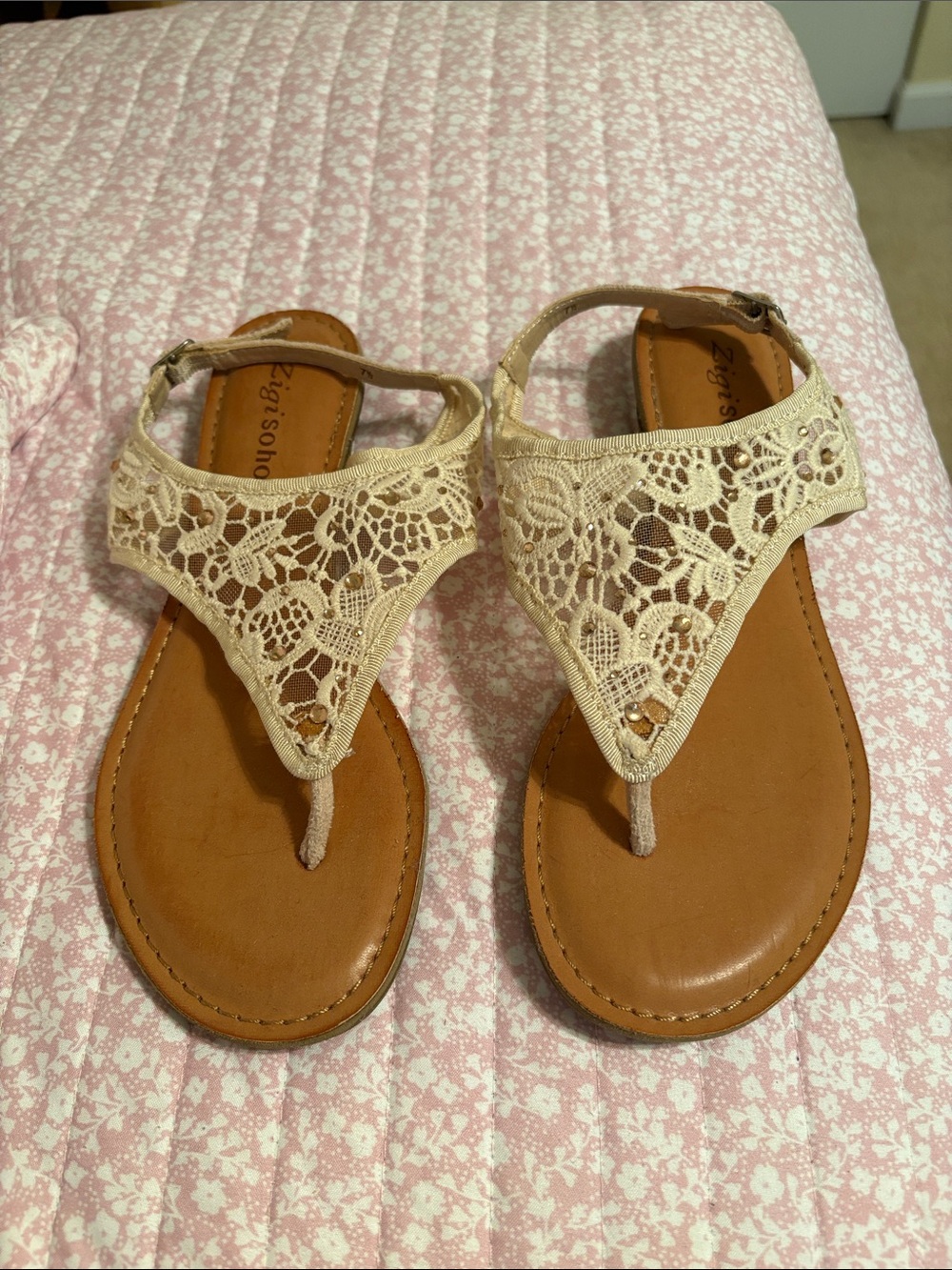 Zigi Soho Cream Lace Thong Sandals with Brown Footbed